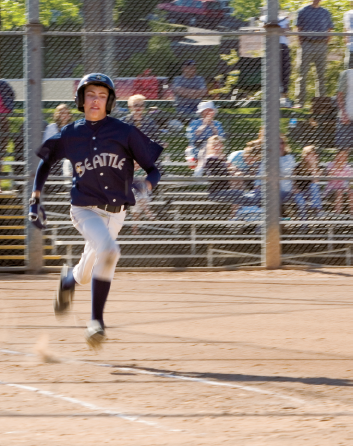 For this shot, a relatively slow shutter speed shows blurred motion. Taken at ISO 100, f/11 at 1/60 sec. using Standard Picture Style and Aperture-priority mode with a Canon EF 70–200mm f/2.8L IS USM set to 200mm.