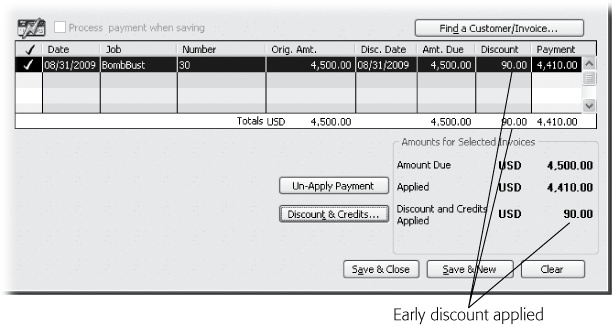 When you apply an early payment discount to an invoice, it appears in the Discount cell. The discount also contributes to the “Discount and Credits Applied” value in the “Amounts for Selected Invoices” section.