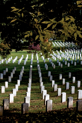 A view from Arlington National Cemetery along Sheridan Drive (see B on the map). Taken at ISO 100, f/8, 1/320 second with a 130mm lens.