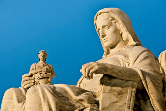 The Contemplation of Justice marble figure at the U.S. Supreme Court Building (see B on the map). Taken at ISO 200, f/6.3, 1/500 second with a 250mm lens.