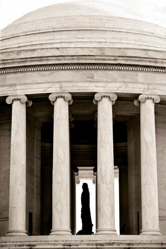 The Jefferson Memorial photographed from its westside outer walkway late in the morning (see D on the map). Taken at ISO 400, f/4, 1/1000 second with a 105mm lens.