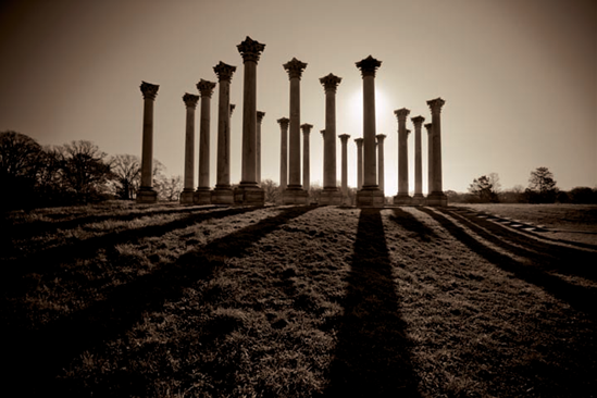 Standing next to the National Capitol Columns (see B on the map) during late morning. Taken at ISO 100, f/8, 1/400 second with a 20mm lens.