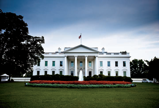 The White House seen from its north side along Pennsylvania Avenue (see A on the map). Taken at ISO 100, f/5.6, 1/160 second with a 50mm lens.