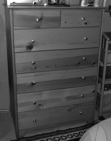 Modeling this chest of drawers