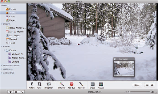 iPhoto's main window in Edit mode.