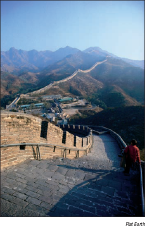 You don't have to trek to China to find leading lines, although you may not find a longer unbroken curve than the Great Wall.