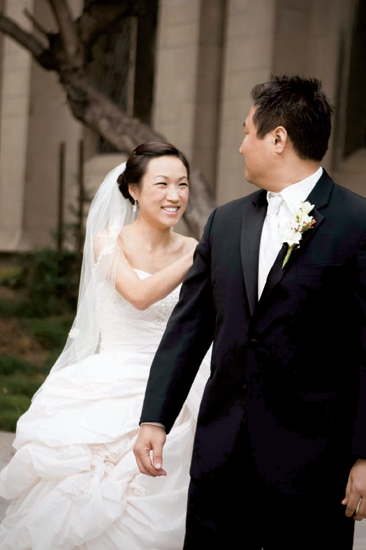 BRIDE AND GROOM FIRST LOOK