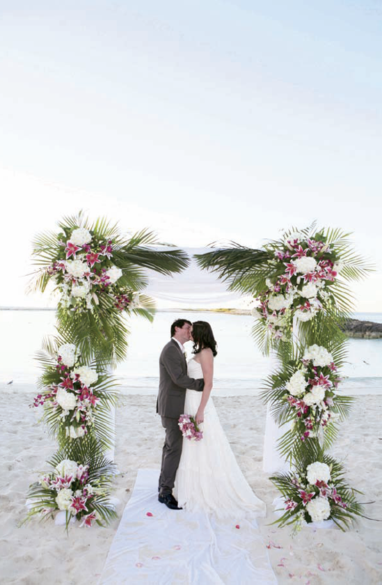 BRIDE AND GROOM FIRST LOOK