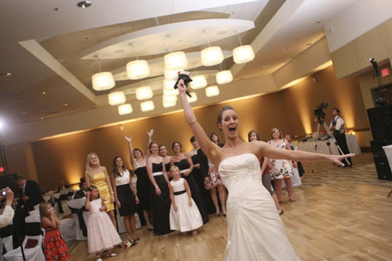 GARTER AND BOUQUET TOSSES