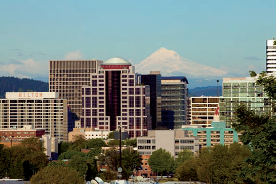 The Portland, Oregon, skyline with Mount Hood in the background required a small f-stop to achieve the desired depth of field. Exposure: ISO 500, f/11, 1/400 second.