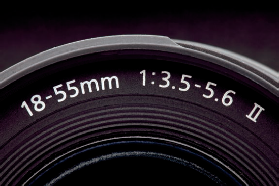 This 18-55mm zoom lens is a variable aperture lens with a maximum aperture range of f/3.5 at the 18mm focal length and f/5.6 at the 55mm focal length.
