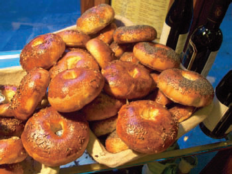One light source and no flash makes these bagels fresh forever.