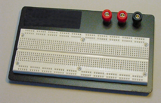 840 tie-point solderless breadboard with base and three binding posts