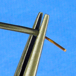 Bending wire with the help of needle-nose pliers