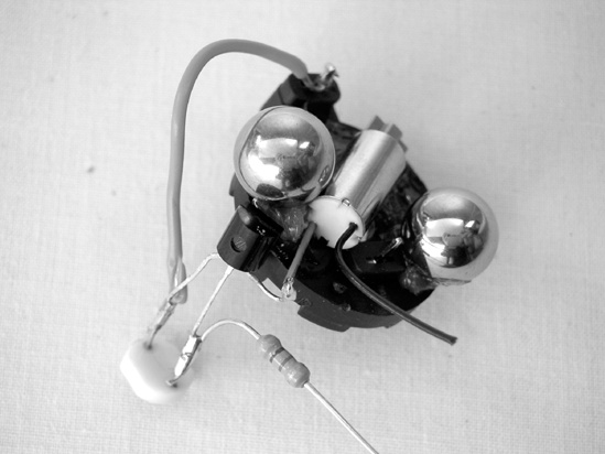 The transistor soldered to the motor