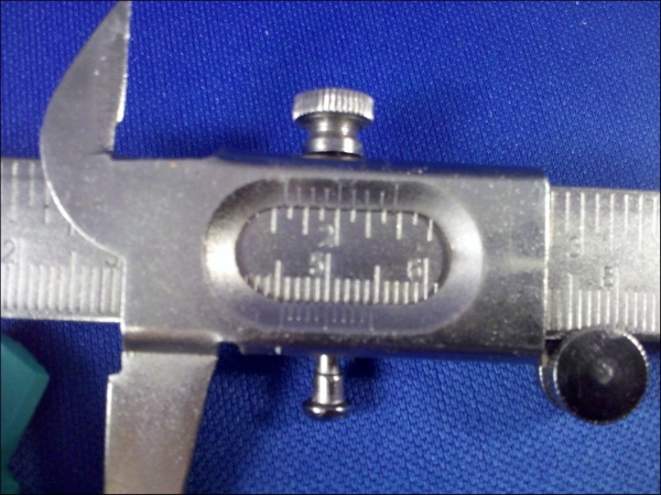 Manual or Vernier calipers