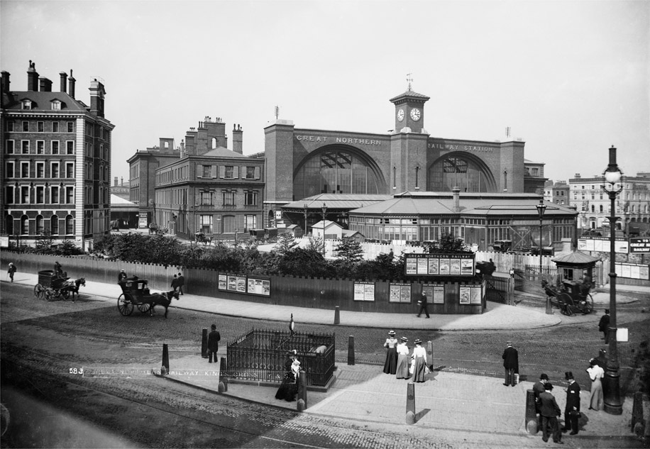 Figure 3.3: King’s Cross station and the Great Northern Hotel (c.1900).