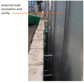 Figure 4.13 Cavities minimum 50 mm clear of debris. Wall tie track system to minimuse thermal bridging (right).
