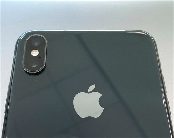 Photo depicts the dual lens iPhone XS Max’s wide-angle and telephoto lenses.