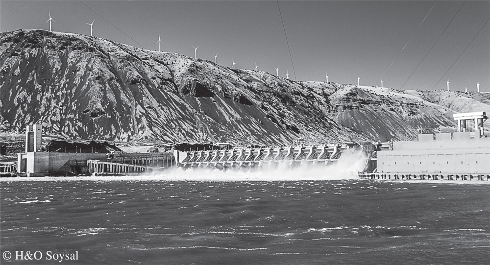 Schematic illustration of the Dalles Hydroelectric Power Plant on the Columbia River, between Washington and
Oregon in the US.