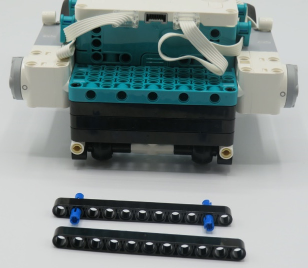 Figure 5.20 – Black beams to extend the back of robot
