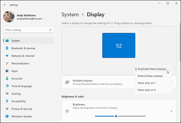 Snapshot of the Display settings page opens to show that your display is duplicated on each monitor.