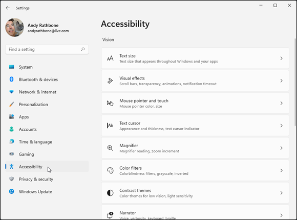 Snapshot of the Ease of Access Center provides help for users with physical limitations.