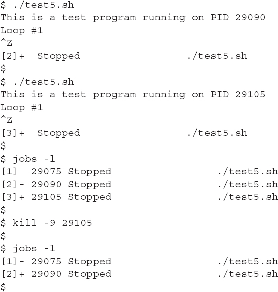 An output shows how the next job in line takes over the default status, when the default job is removed.