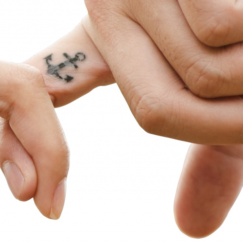 Figure 6.17: Fingers, with an anchor tattoo, to be used for keypoint matching and finding homography