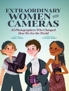 Cover image for Extraordinary Women with Cameras